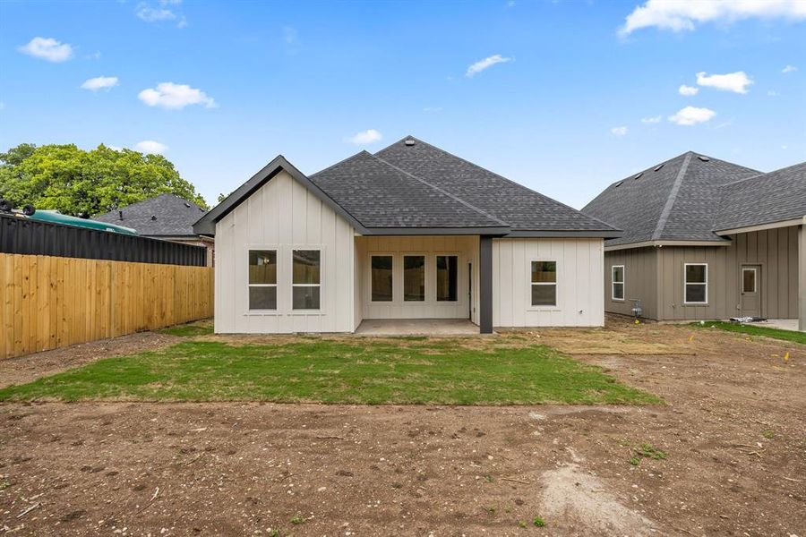 Exterior details and patio area of a home in , Fort Worth (Image 4).