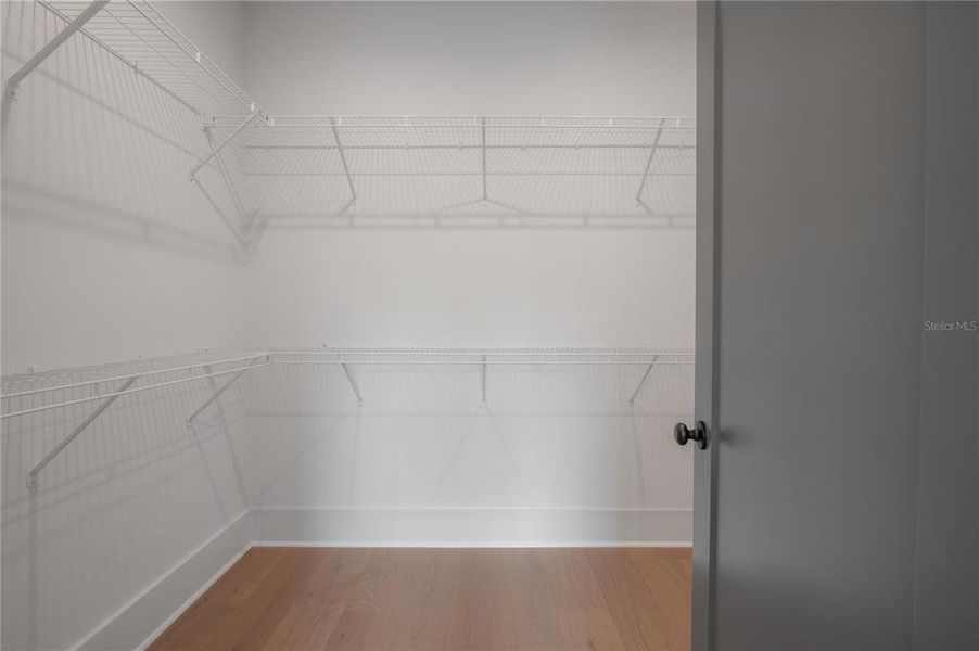 Spacious, unfurnished interior of a new home in , Tampa (Image 39).