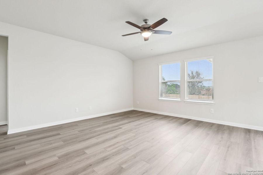 Spacious, unfurnished interior of a new home in , Cibolo (Image 49).