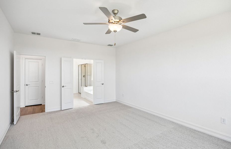 Spacious, unfurnished interior of a new home in Pinnacle at Legacy Hills, Celina (Image 20).