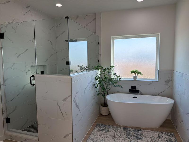 Furnished interior view inside a new home in , Waxahachie (Image 12).