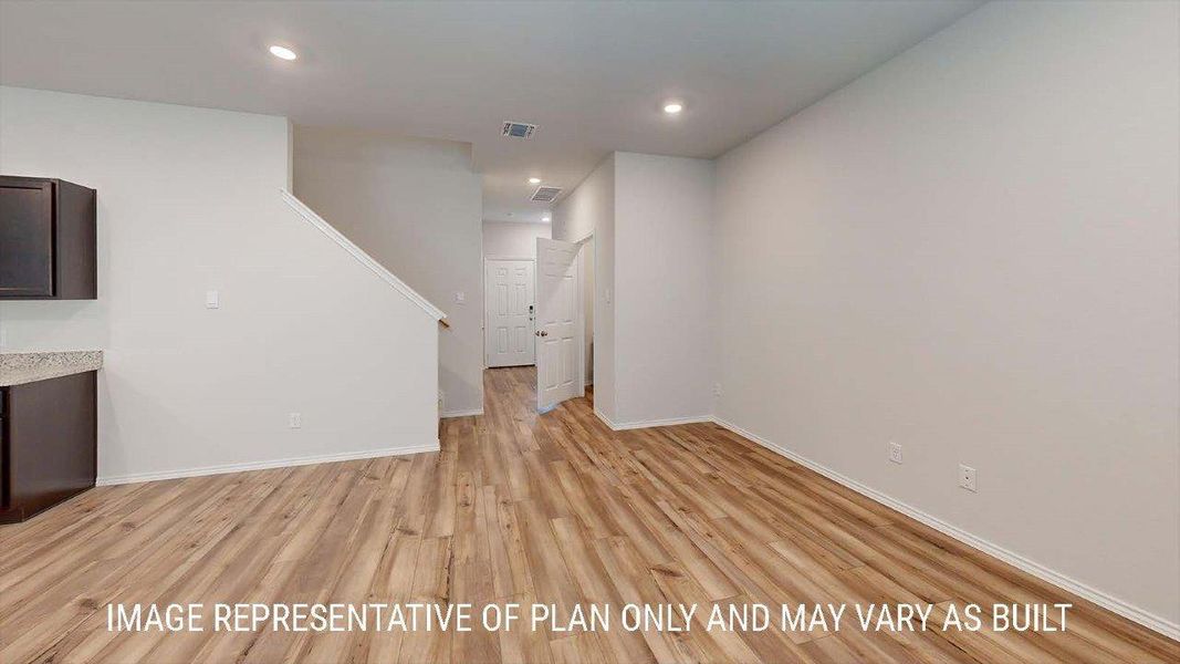 Spacious, unfurnished interior of a new home in Turnbo Ranch, Killeen (Image 17).