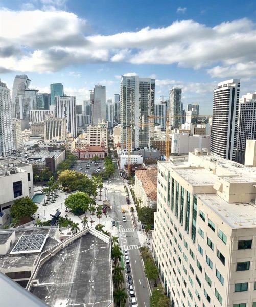 Condo located in Miami, FL showcasing its design and architecture (Image 12). Condo located in Miami, FL showcasing its design and architecture (Image 12).