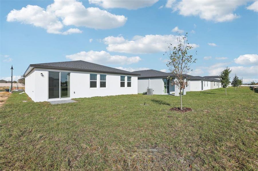 Exterior details and patio area of a home in Crosswinds - Signature Series, Haines City (Image 22).