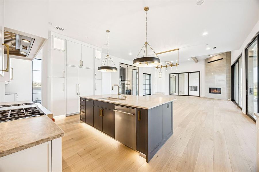 Furnished interior view inside a new home in , Bartonville (Image 34).