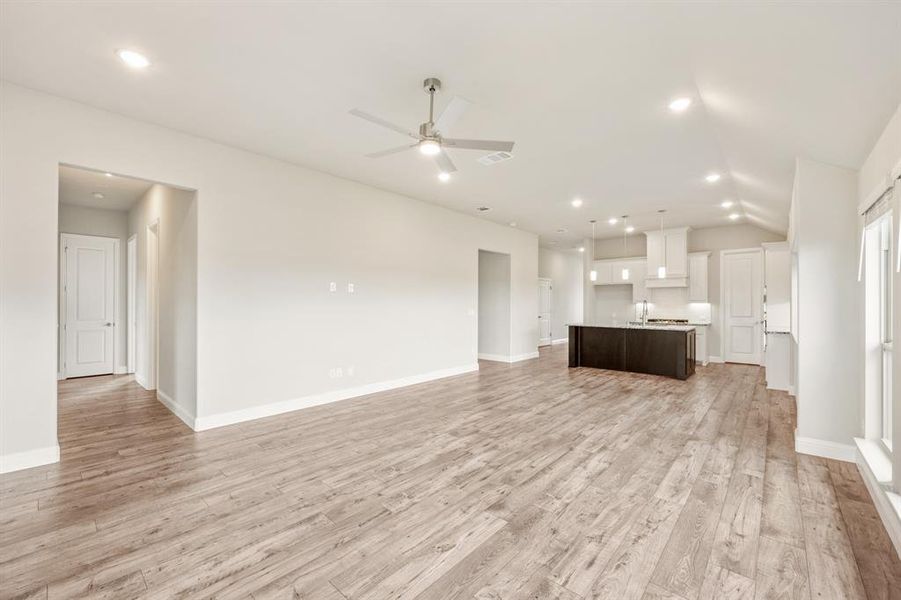 Spacious, unfurnished interior of a new home in Creekview Meadows, Pilot Point (Image 30). Spacious, unfurnished interior of a new home in Creekview Meadows, Pilot Point (Image 30).