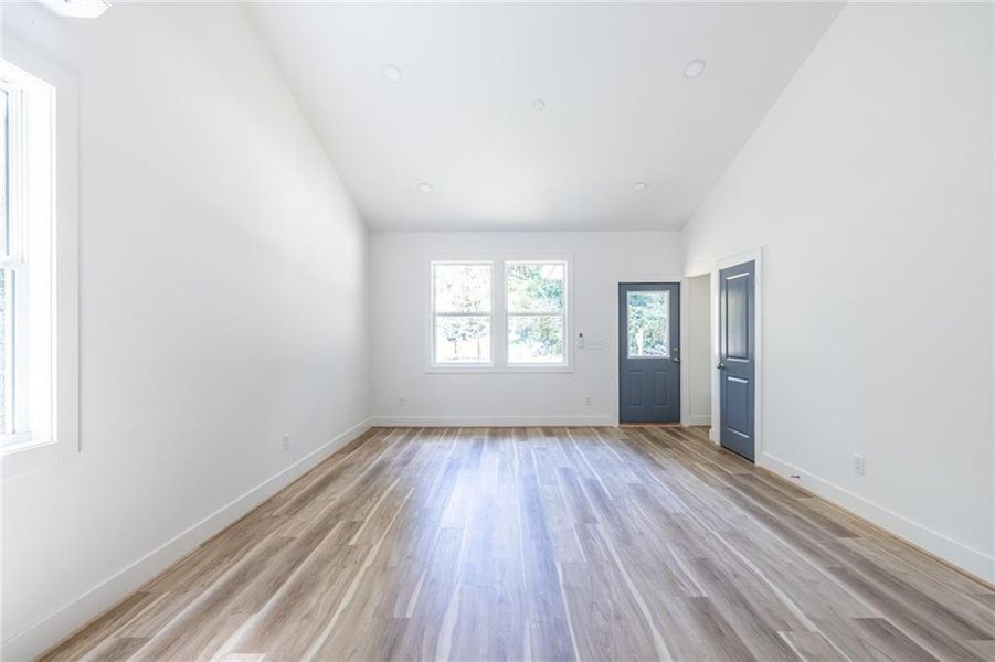 Spacious, unfurnished interior of a new home in , Atlanta (Image 16).