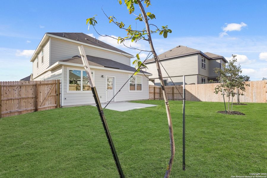 Exterior details and patio area of a home in Applewhite Meadows, San Antonio (Image 3).