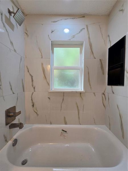 Close-up of interior finishes inside a home in , Ocklawaha (Image 16).