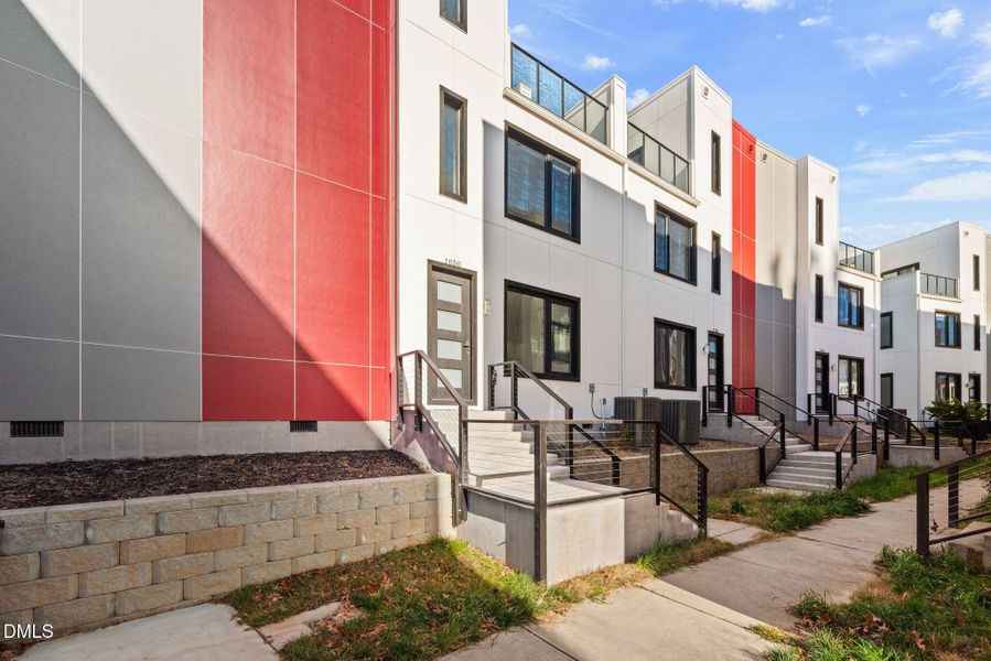 Townhome-Exterior-1050Nova