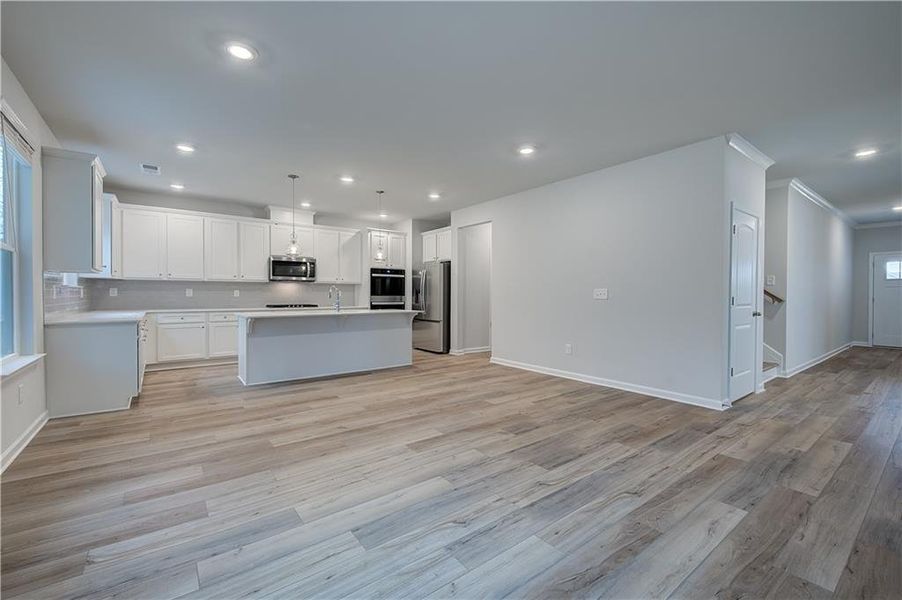 Spacious, unfurnished interior of a new home in Cooper Park, McDonough (Image 16).