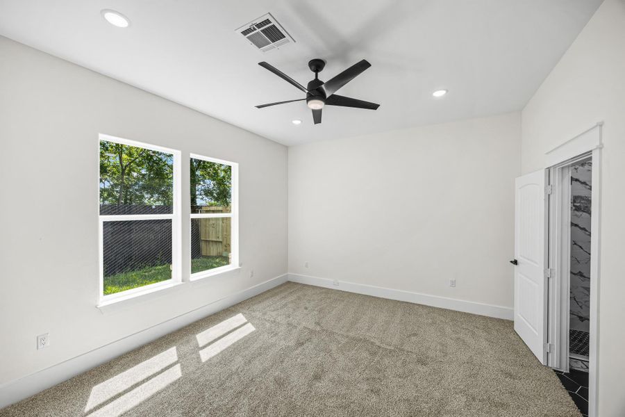 Spacious, unfurnished interior of a new home in , La Porte (Image 16).