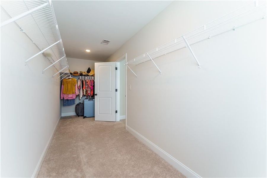 Spacious, unfurnished interior of a new home in Edenglen, Buford (Image 41).