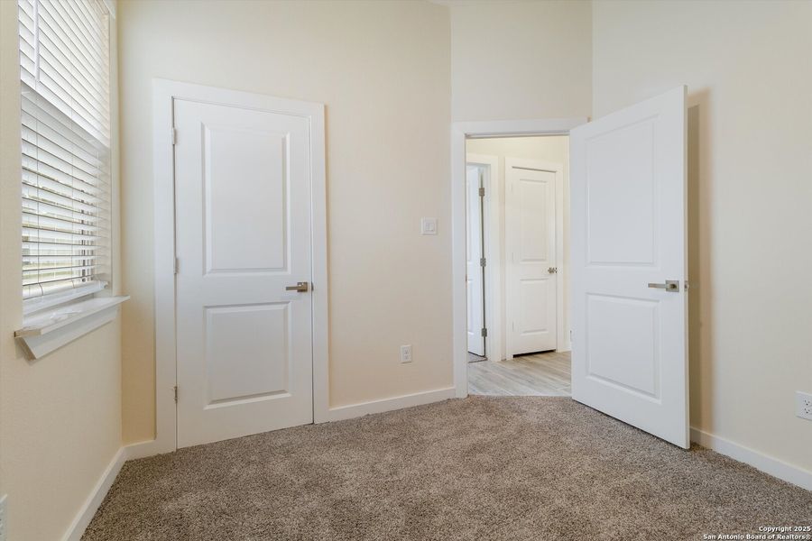 Spacious, unfurnished interior of a new home in , San Antonio (Image 26).