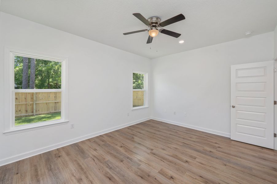 Representative unfurnished interior of a home built from the Franklin by CJL Homes in McCarthy Estates, Defuniak Springs (Image 30).