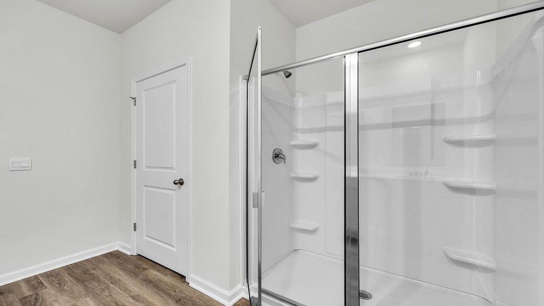 Spacious, unfurnished interior of a new home in Hillcrest, Ravenel (Image 11).