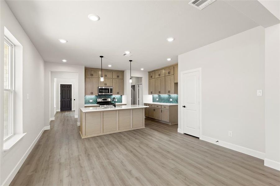 11. 2243 Aspen Chase - Dining (2) 11. 2243 Aspen Chase - Dining (2)