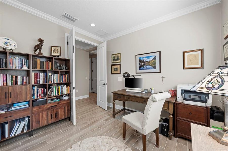 Furnished interior view inside a new home in , Sarasota (Image 20).