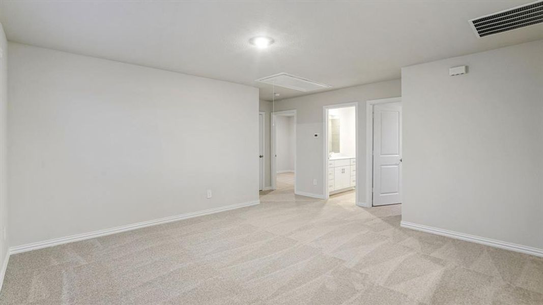 Spacious, unfurnished interior of a new home in Eastridge - Spring Series, McKinney (Image 21).
