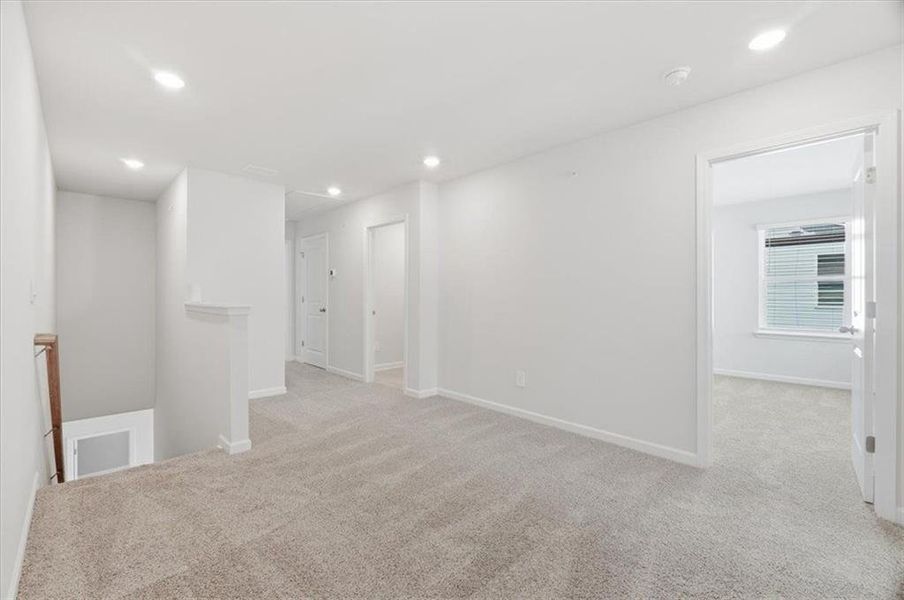 Spacious, unfurnished interior of a new home in Brooks at Riverview Landing, Smyrna (Image 30).