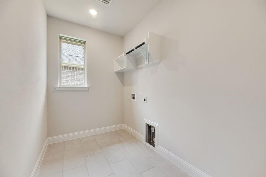 Spacious, unfurnished interior of a new home in Spiritas Ranch, Little Elm (Image 27).
