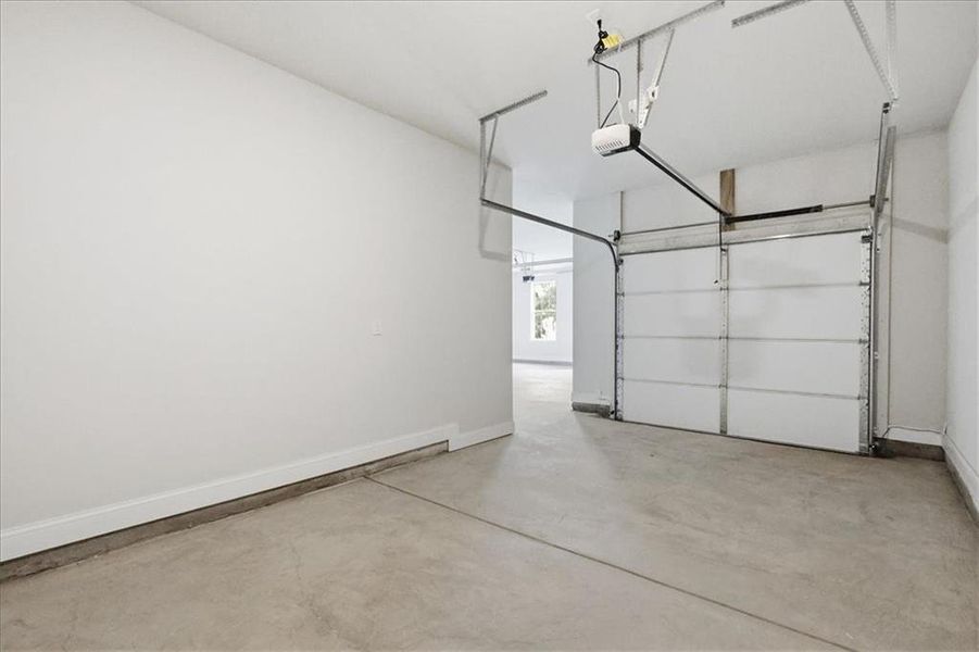 Spacious, unfurnished interior of a new home in , Monroe (Image 59).