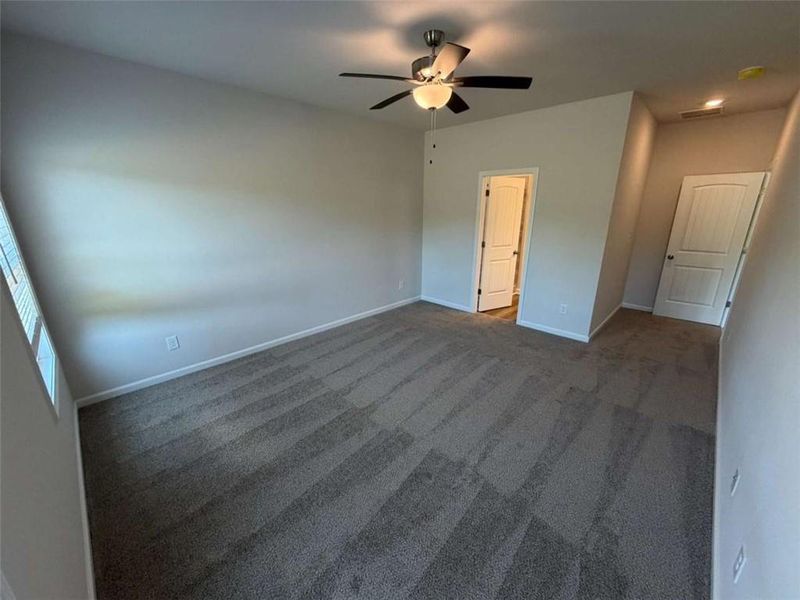 Spacious, unfurnished interior of a new home in , Eastanollee (Image 14).