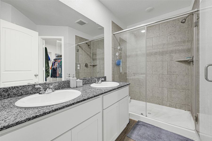 Master Bathroom Master Bathroom