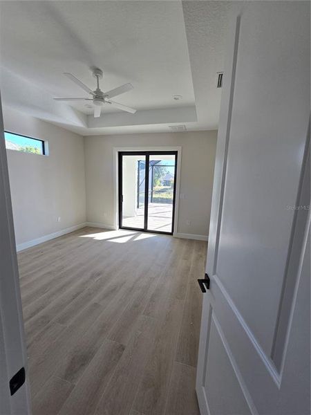 Spacious, unfurnished interior of a new home in , Port Charlotte (Image 6).