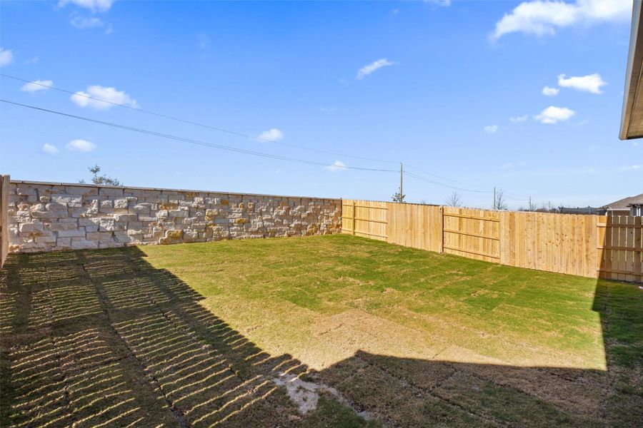Exterior details and patio area of a home in Flora, Hutto (Image 24).