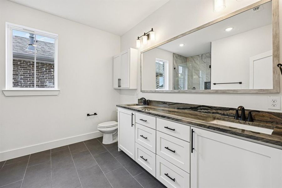Furnished interior view inside a new home in , Rowlett (Image 8).