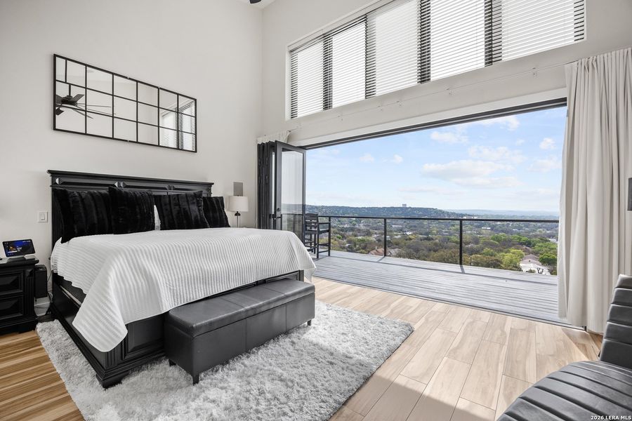 Furnished interior view inside a new home in , Kerrville (Image 50).