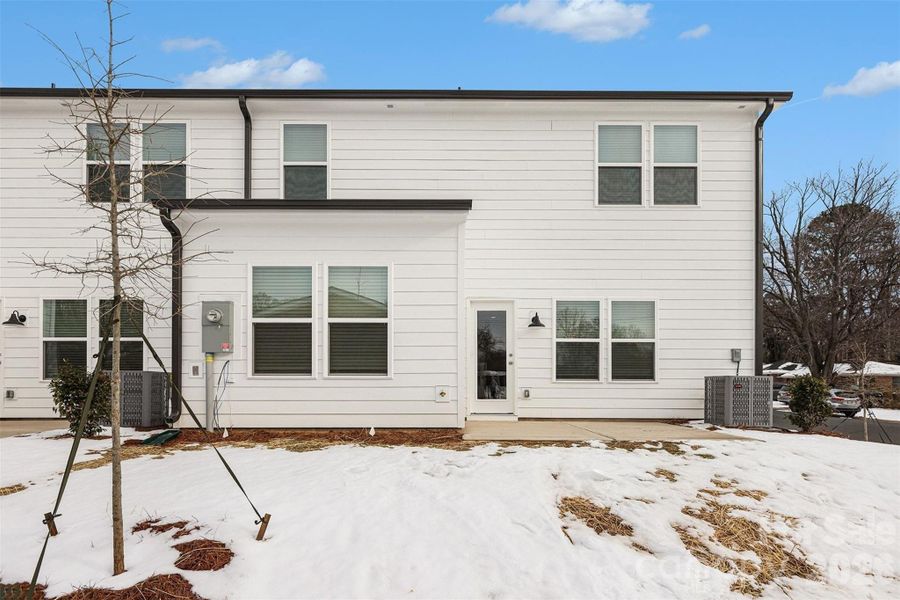 Exterior details and patio area of a home in , Charlotte (Image 4).