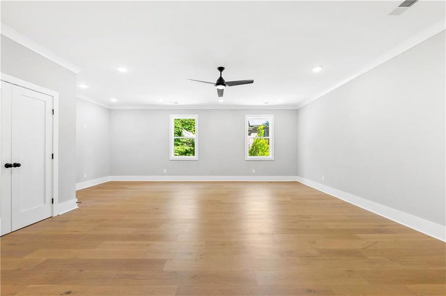 Spacious, unfurnished interior of a new home in , Brookhaven (Image 39).