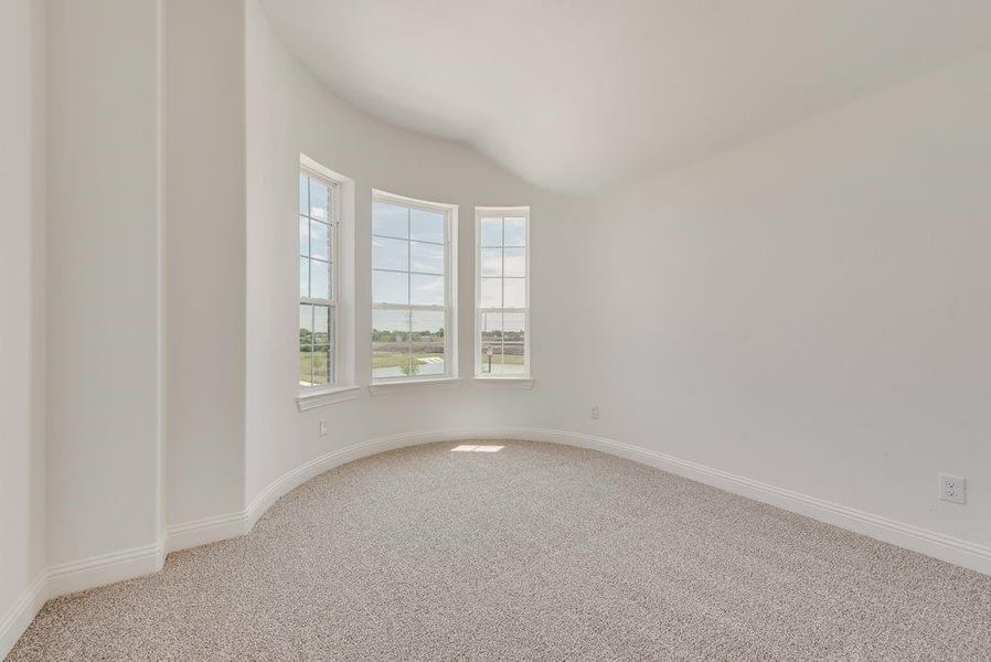 Spacious, unfurnished interior of a new home in Edgewater, Fate (Image 14).