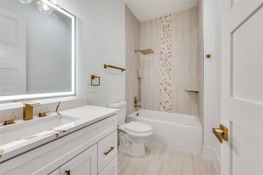 Furnished interior view inside a new home in , Fort Worth (Image 10).