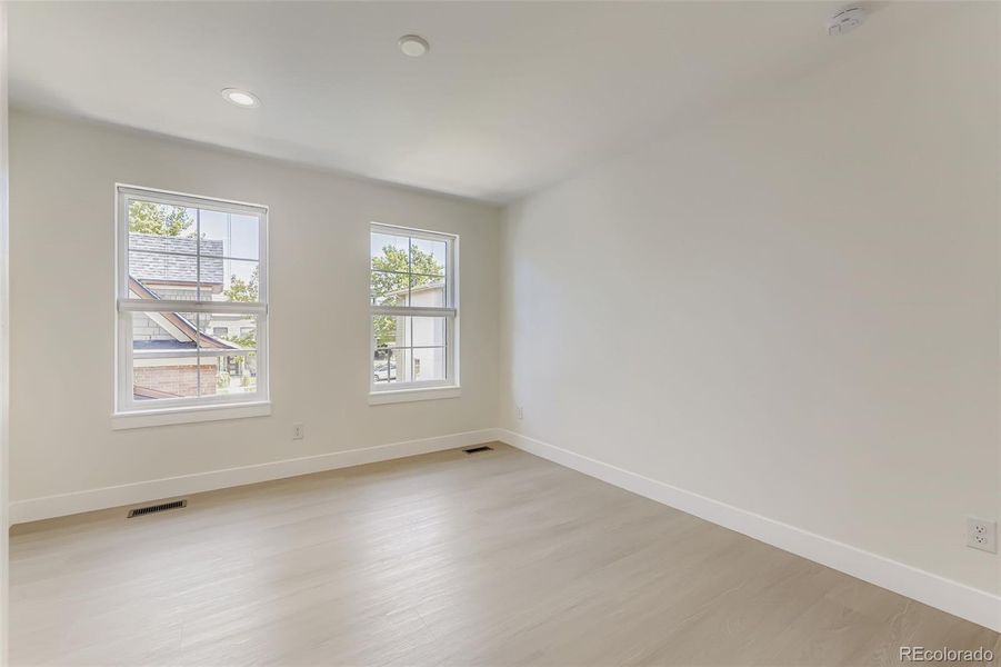 Spacious, unfurnished interior of a new home in , Denver (Image 24).