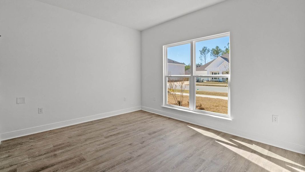 Spacious, unfurnished interior of a new home in Owl's Head Farms, Freeport (Image 27).