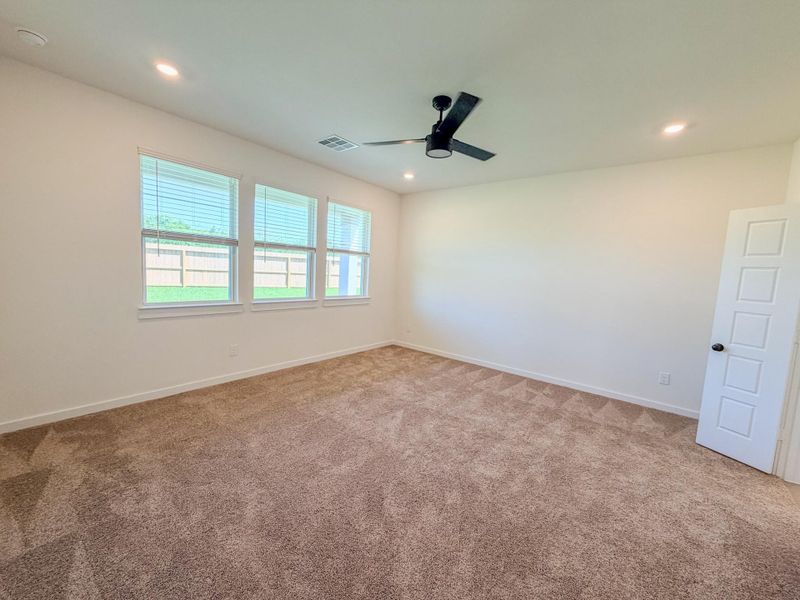 Spacious, unfurnished interior of a new home in Foxtail Palms, Manvel (Image 15).