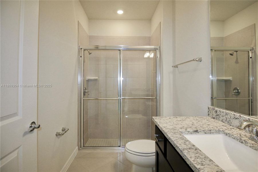 Furnished interior view inside a new home in , Clermont (Image 17).