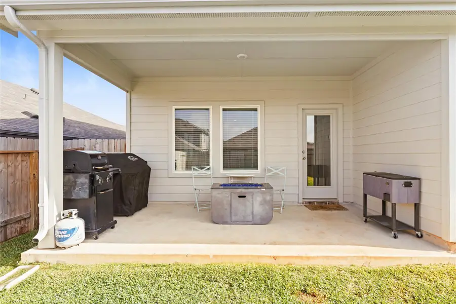 Exterior details and patio area of a home in , Willis (Image 3).