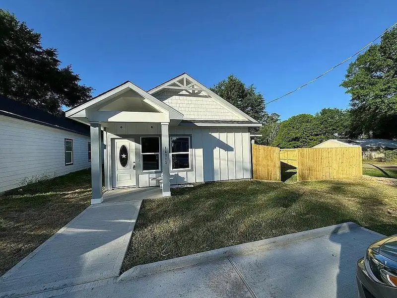 Front exterior of a new home in , Montgomery, TX, highlighting curb appeal (Image 1). Front exterior of a new home in , Montgomery, TX, highlighting curb appeal (Image 1).