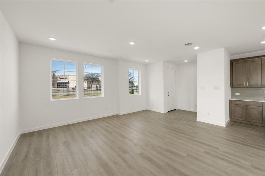 5_7617 Dakota- Living Room-2