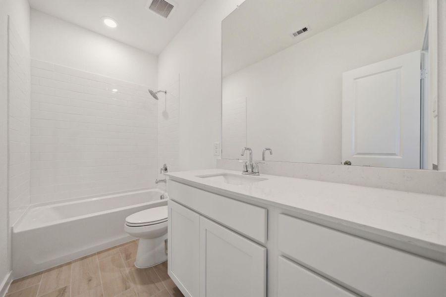 Furnished interior view inside a new home in Binford Creek, Waller (Image 6).