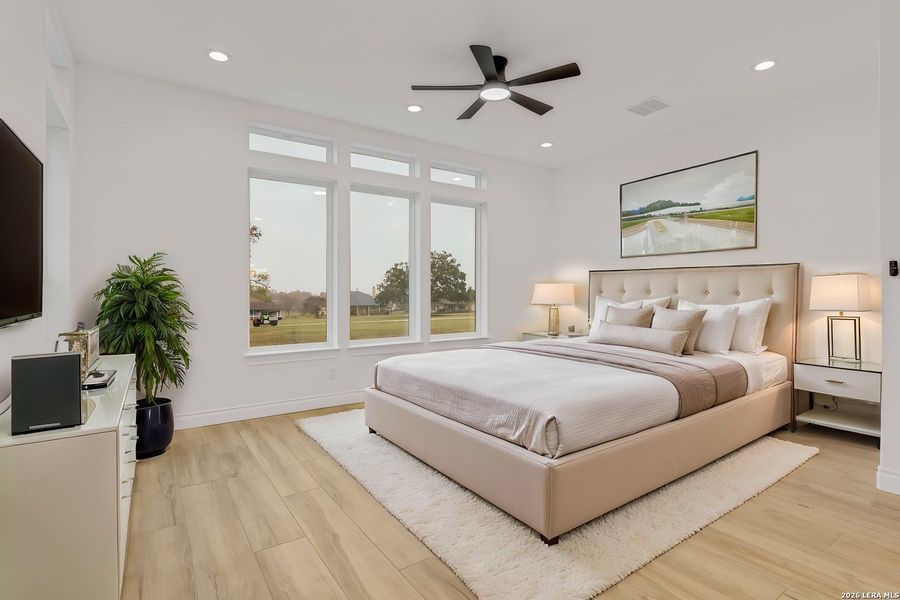 Furnished interior view inside a new home in , Bandera (Image 14).