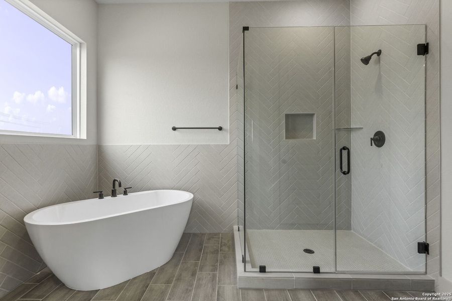 Furnished interior view inside a new home in Weltner Farms 60’s, New Braunfels (Image 7).