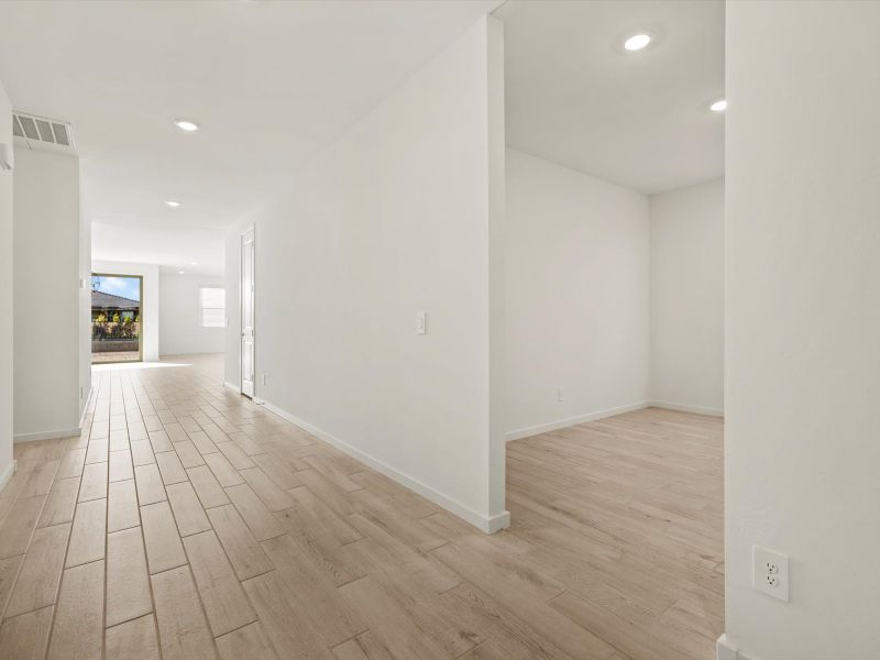 Spacious, unfurnished interior of a new home in Mesquite Mountain Ranch at Frontera, Surprise (Image 12).