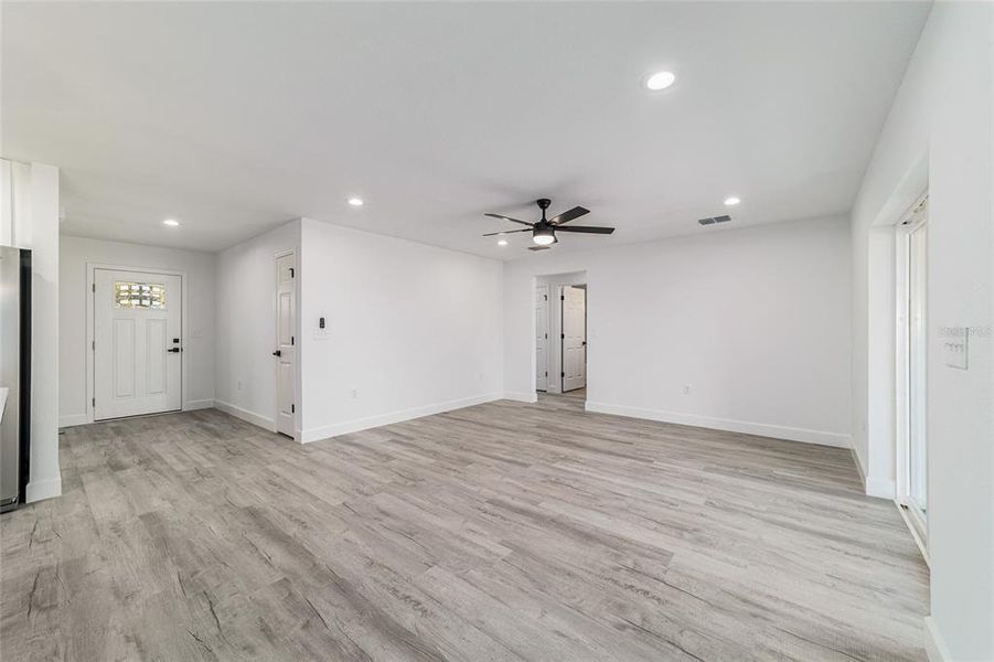 Spacious, unfurnished interior of a new home in , Ocala (Image 43).