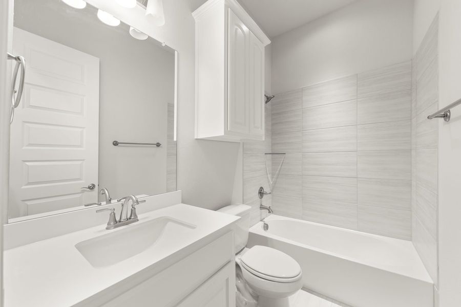 Furnished interior view inside a new home in River Ranch, Van Alstyne (Image 11).