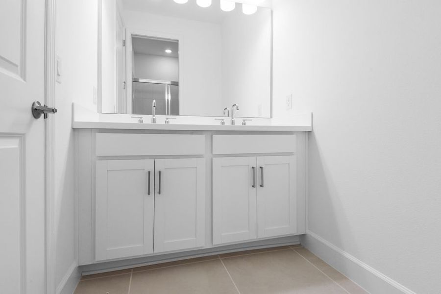 Furnished interior view inside a new home in Ardisia Park, New Smyrna Beach (Image 7).